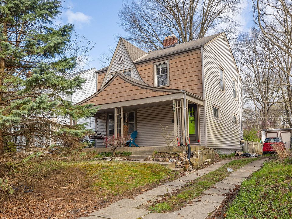 1st image of 424 E Como Ave
