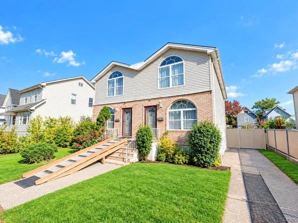 25 Amity Place, Staten Island, NY 10303