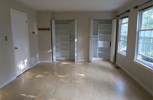 5th image of 413 McDowell Dr