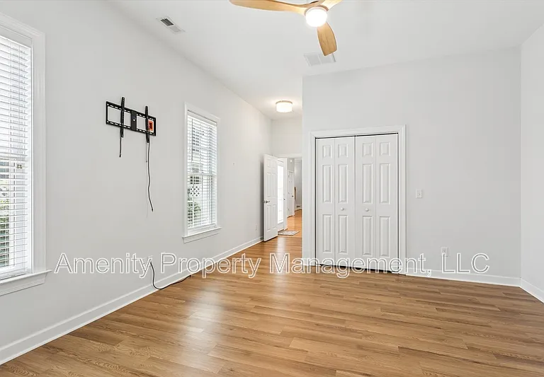 5434 Center St #1 — Photo 15