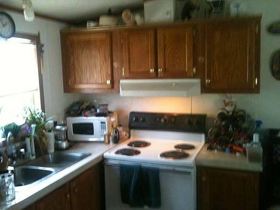 2nd image of 3423 Barb Ave