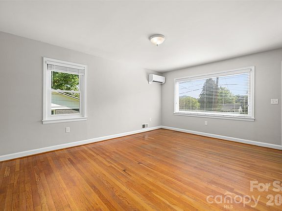 3rd image of 13 Browndale Rd