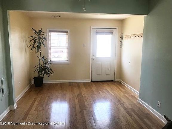 2nd image of 23 Essex St