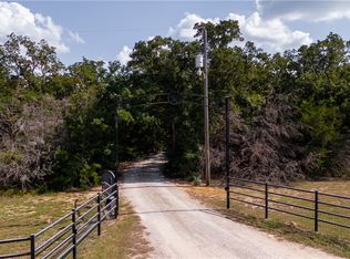 9175 Deep Well Rd, Hearne, TX 77859