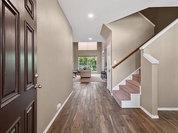 3rd image of 3905 Lacebark Ln