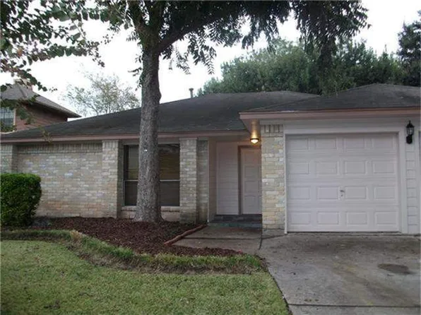 1318 Mayweather Ln, Richmond, TX 77406