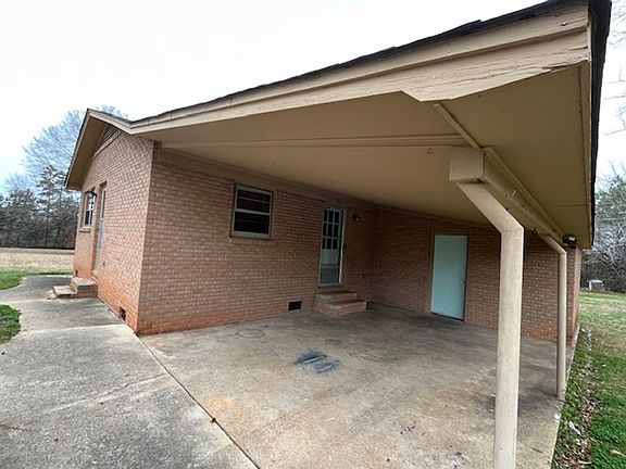 3rd image of 1758 Locke Ln