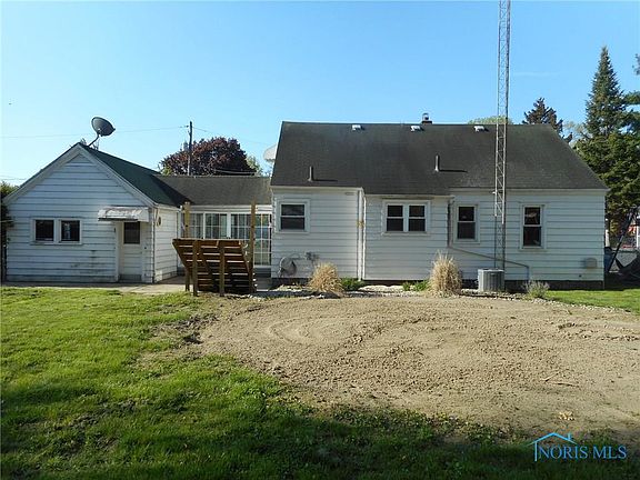 3rd image of 2110 Dundee St