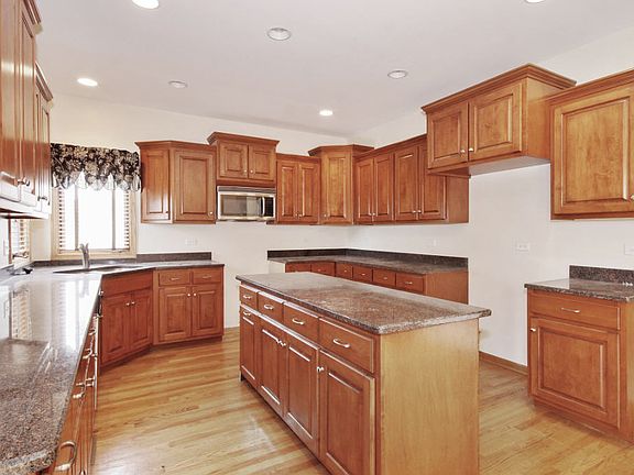 4th image of 22925 Anna Ln