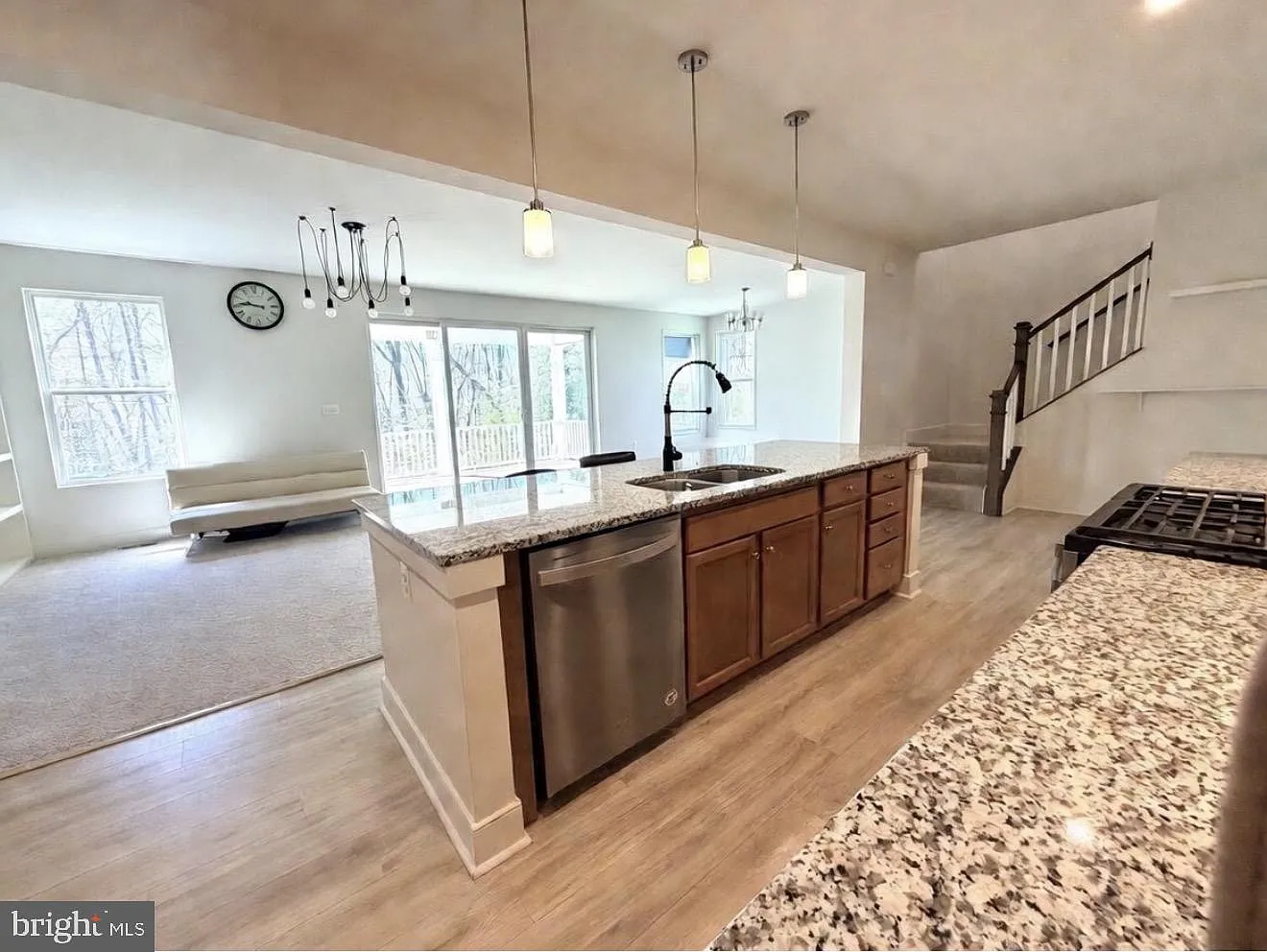 4 bed, 2.5 bath, 2656 sqft, $3,600 — Photo 3