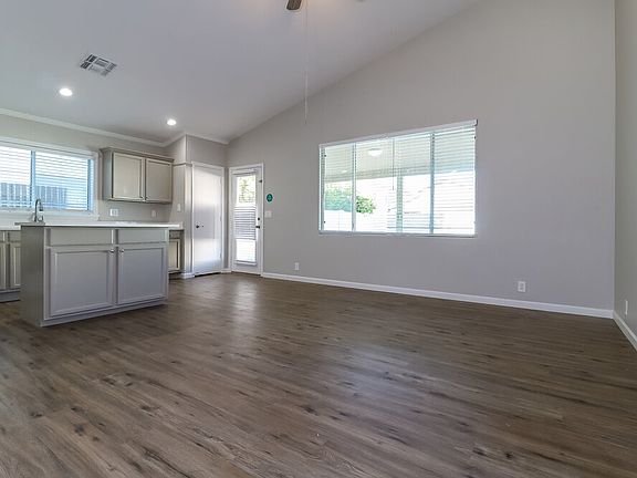 4th image of 8936 W Fullam St