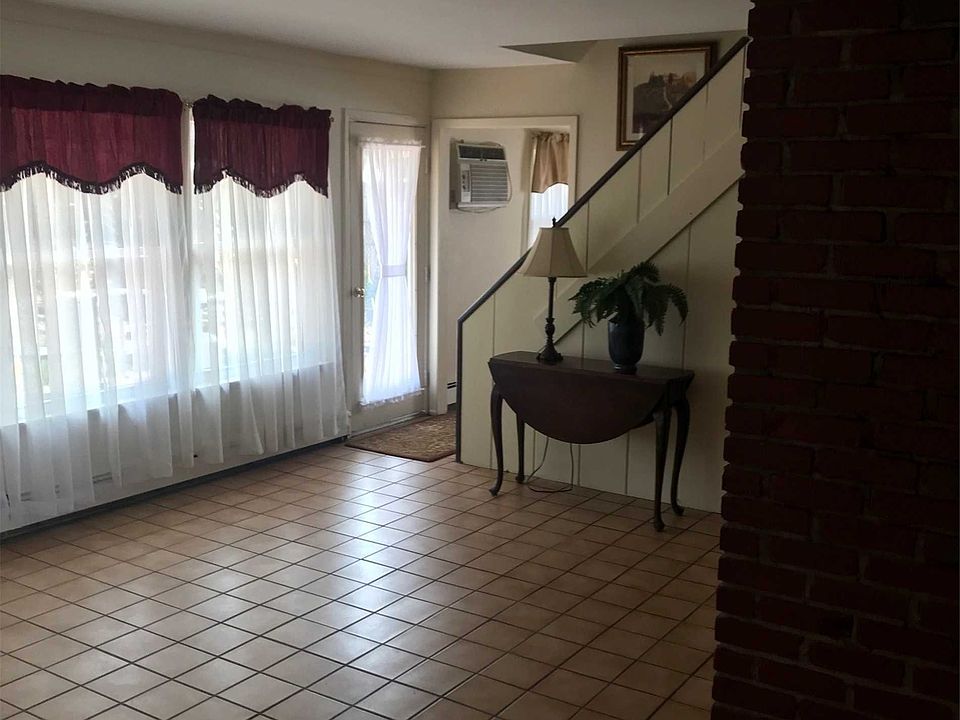 105 Wantagh Ave, Levittown, NY 11756 Zillow