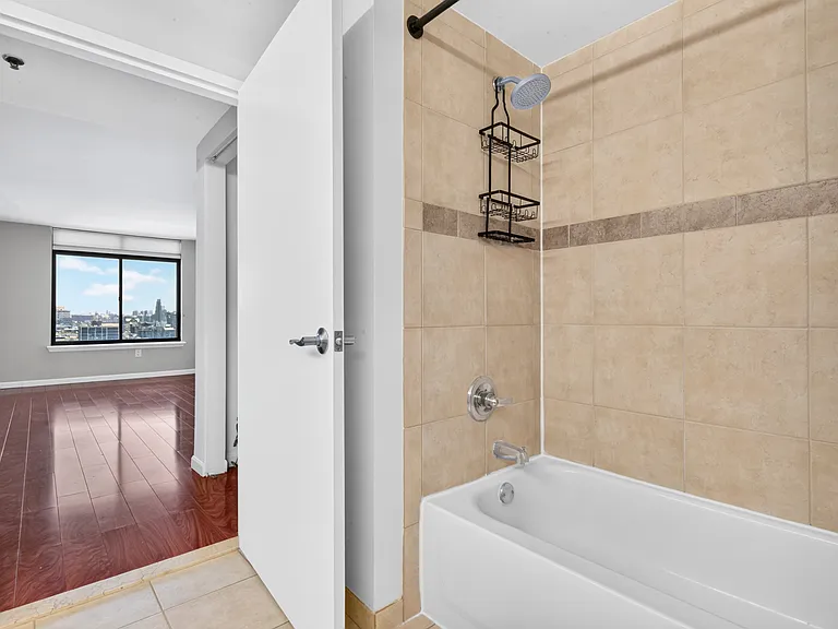 700 1st St #15F — Photo 12