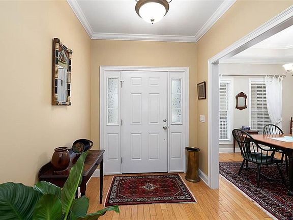 3rd image of 114 Village Creek Way