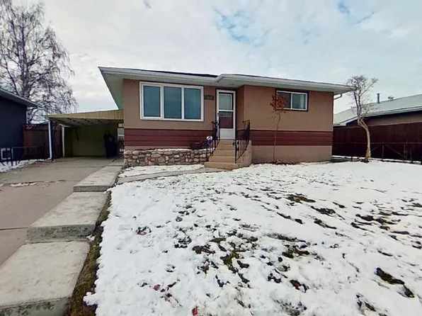 112 Sherwood St #1A, Hinton, AB T7V 1P4
