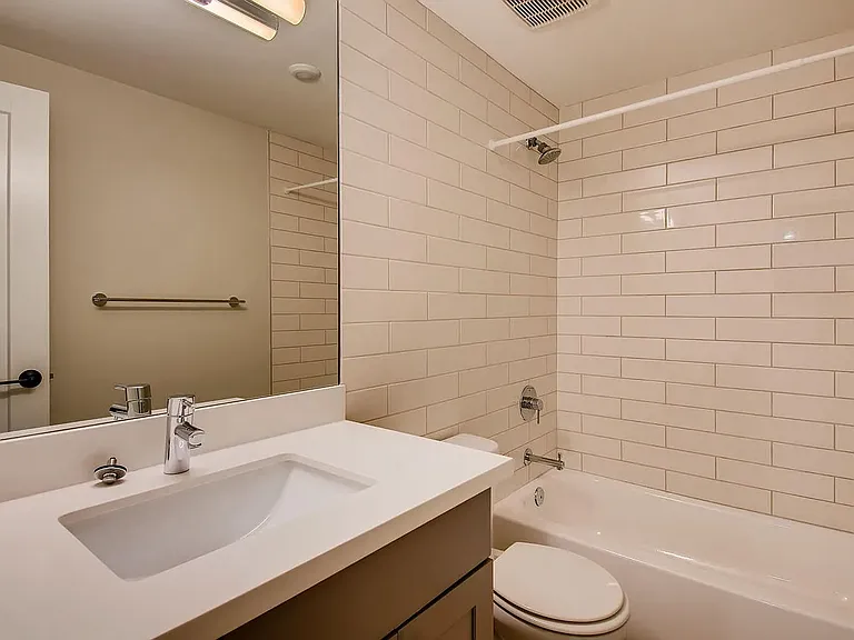 2217 42nd Ave SW #1 — Photo 12
