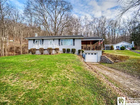 775 W Perimeter Rd, Frewsburg, NY 14738