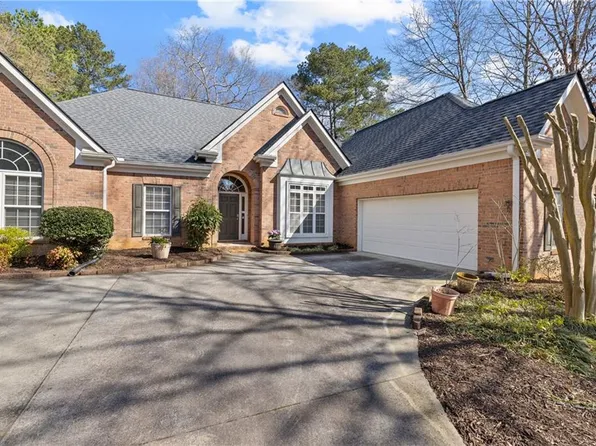 8424 Fairway Dr, Covington, GA 30014