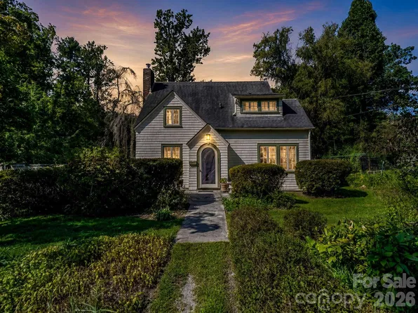 323 Blythe St, Hendersonville, NC 28739