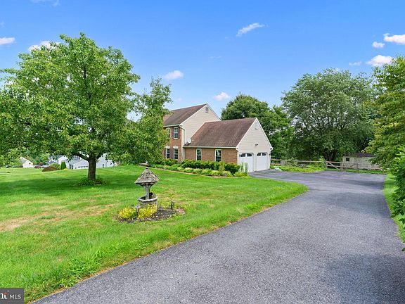 2nd image of 1115 Jeffras Ct