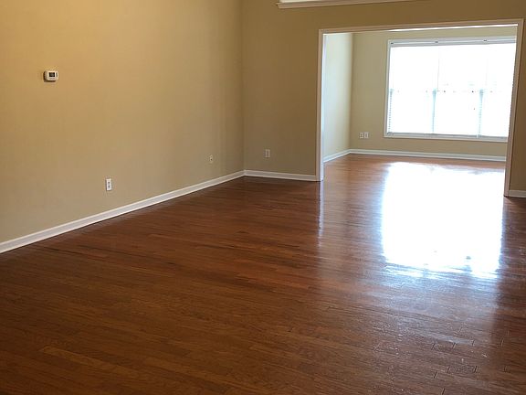 3rd image of 840 Charles Hall Dr