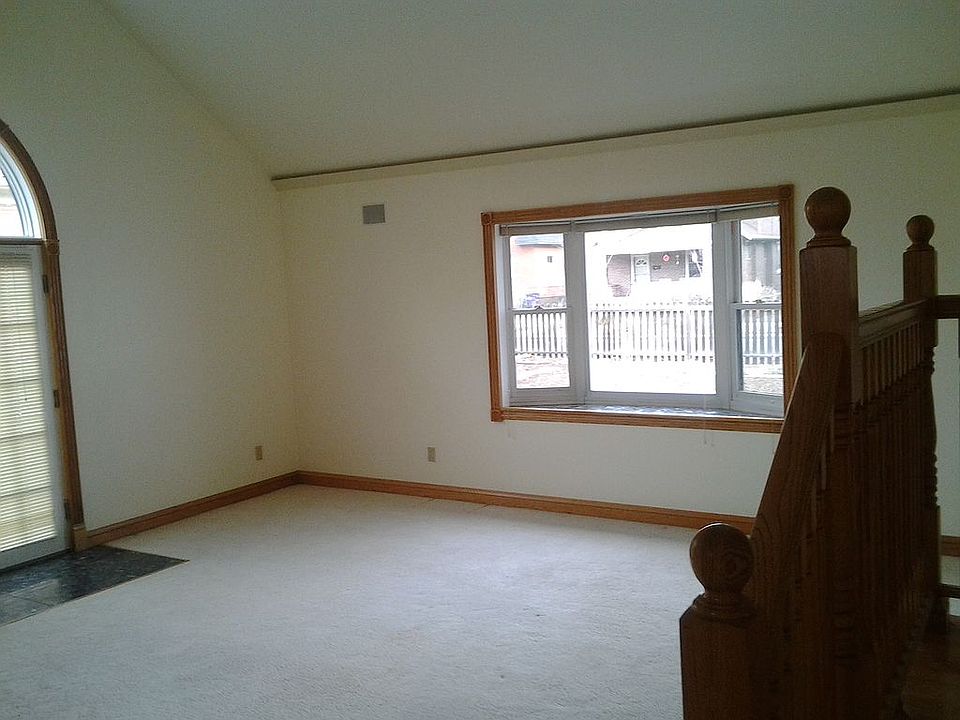 Grand room bay window