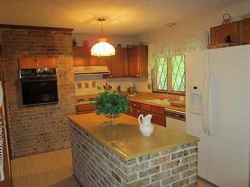 4th image of 102 Burnham Ct