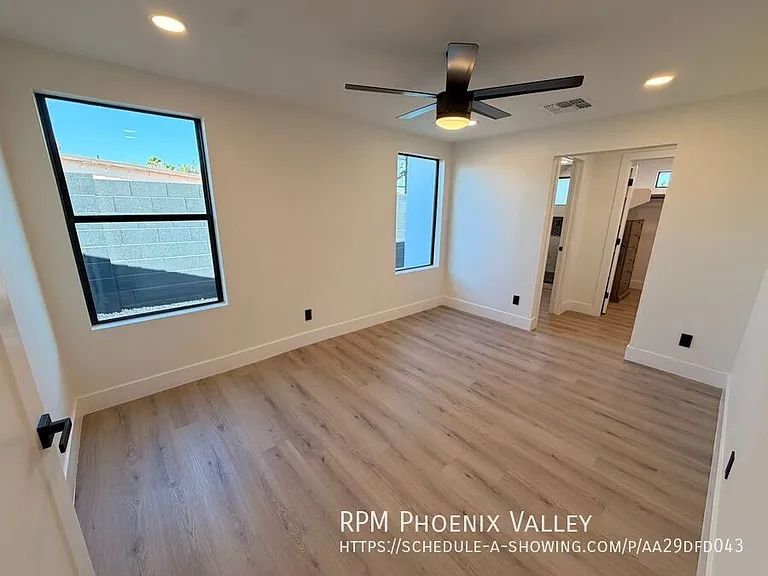 4019 E Surrey Ave — Photo 17