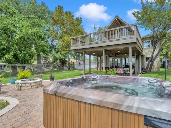 318 Beach Drive, Sunrise Beach, TX 78643