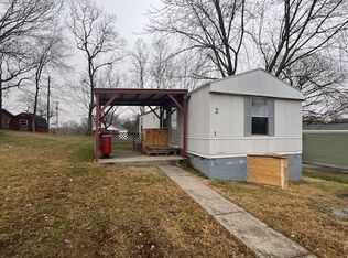 1114 Short St #2, Westmoreland, TN 37186