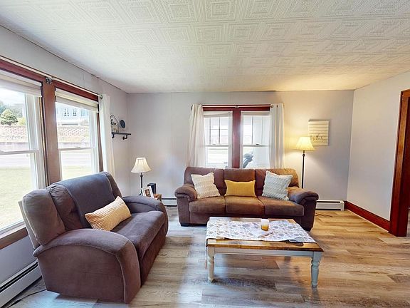 3rd image of 1084 Clarence Rd
