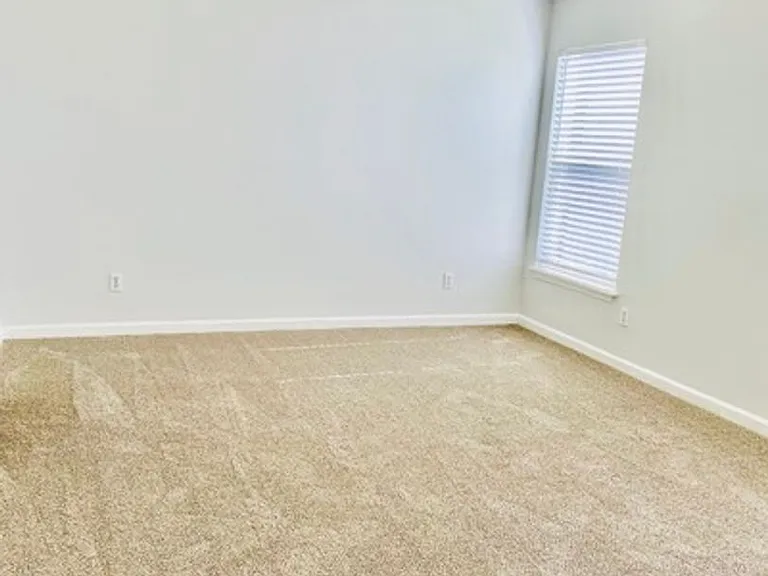 18477 Sunflower Rd — Photo 10