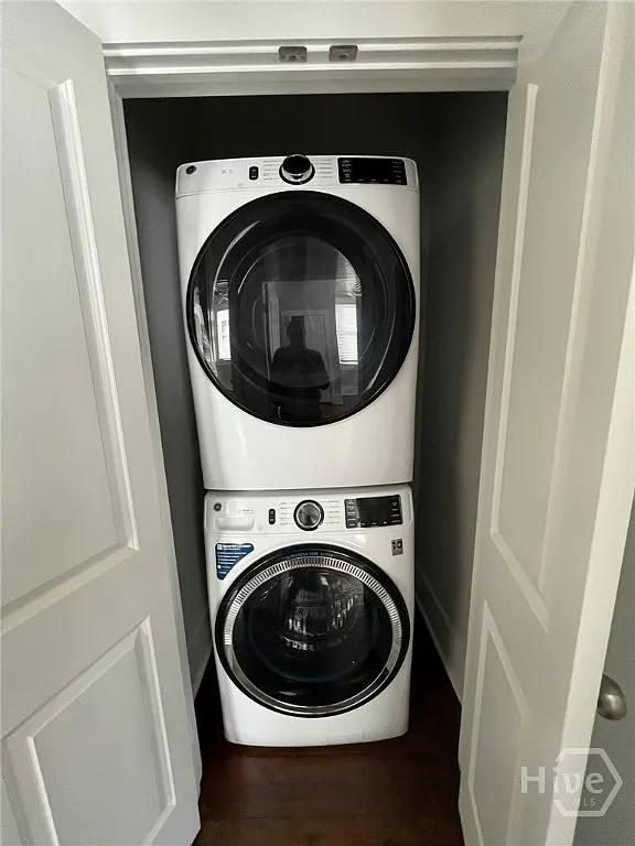 3 bed, 2.0 bath, 1000 sqft, $2,200 — Photo 3