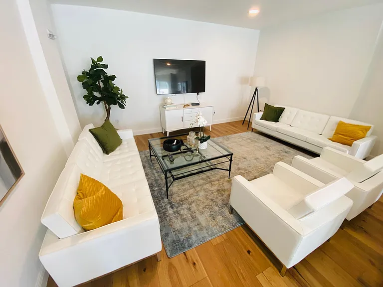 644 3rd Ave S #303 — Photo 41