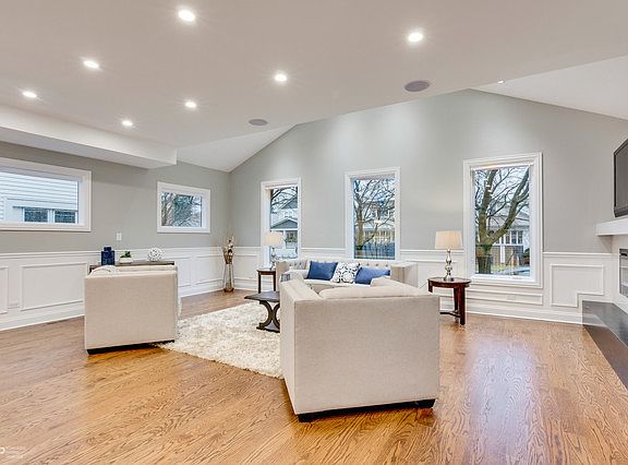 3rd image of 4125 N Leamington Ave