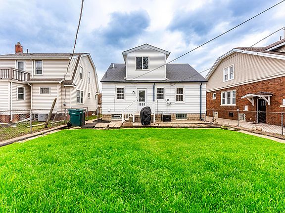 22424 Beech St Dearborn