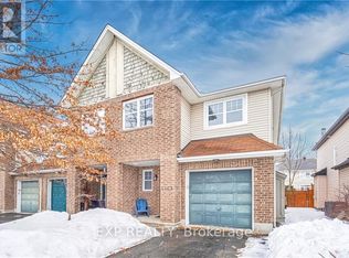4163 Kelly Farm Dr, Ottawa, ON K1T4H8