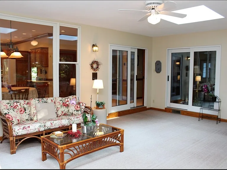 7217 Pine Tree Ct — Photo 31