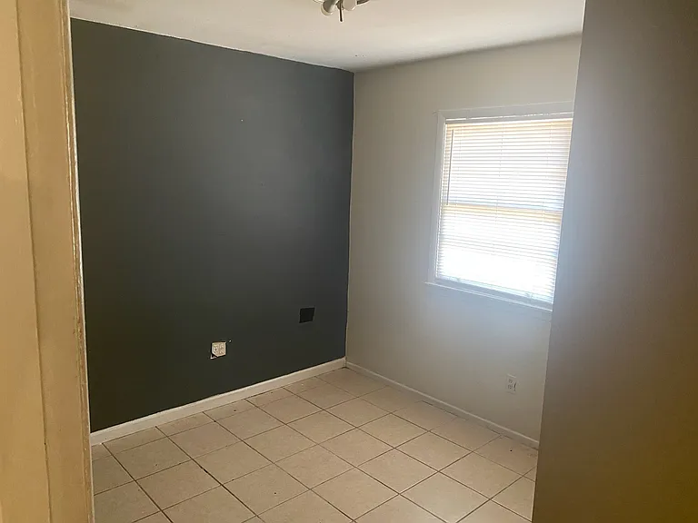 4655 Poinciana Dr — Photo 4