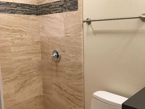 5th image of 2960 Clairemont Dr APT 3