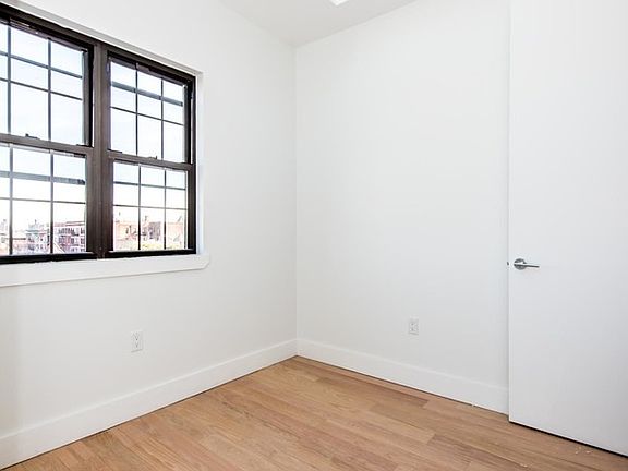 4th image of 1319 Bedford Ave #20R