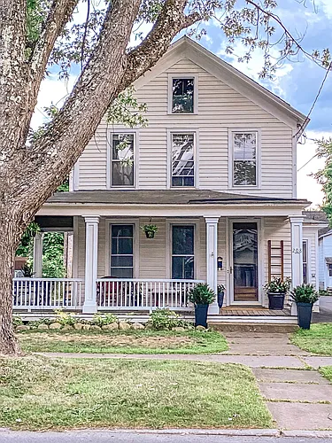 208 Lake Ave Photo 1