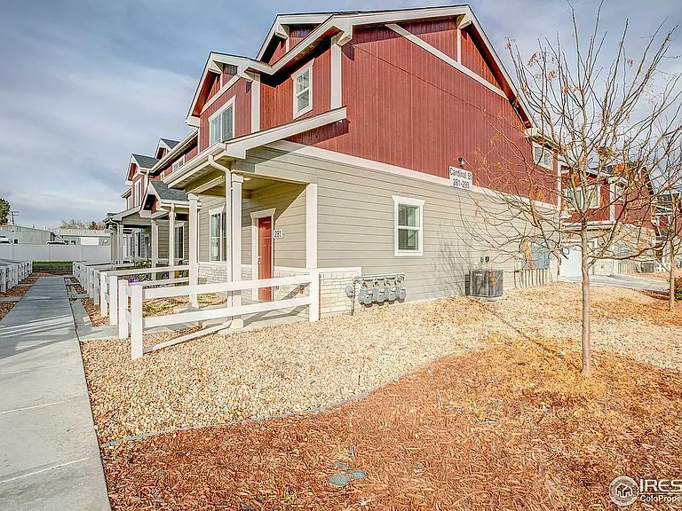 281 Cardinal St — Photo 3