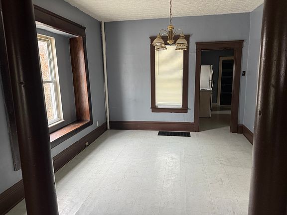 5th image of 333 Lloyd St Unit 1