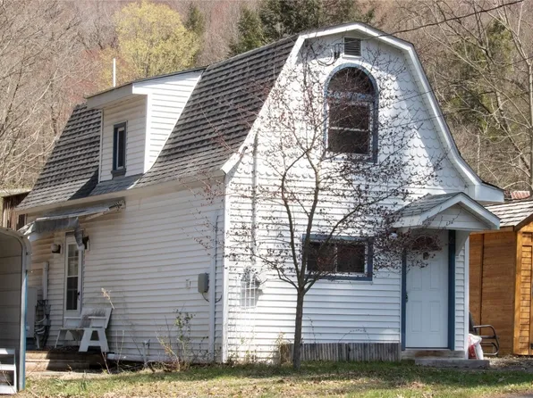 303 S Main St, Fishs Eddy, NY 13774