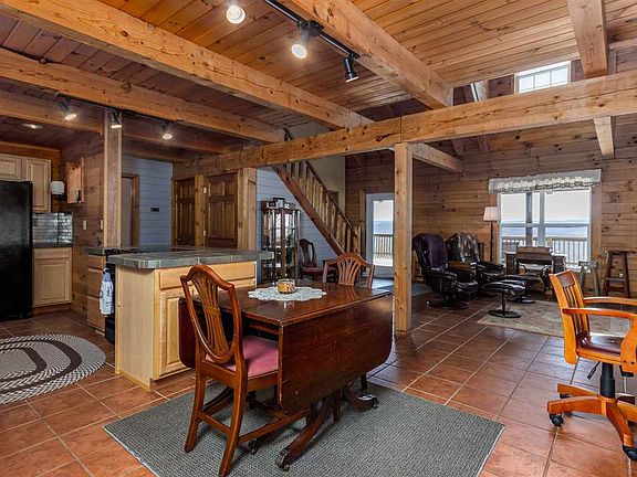 4th image of 176 Venturella Ln