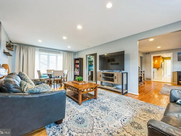 1036 Sheffield Ln, Huntingdon Valley, PA 19006