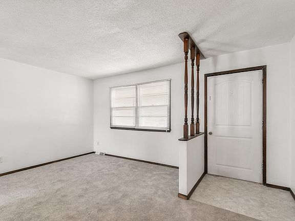 3rd image of 2207 E Parkwood St
