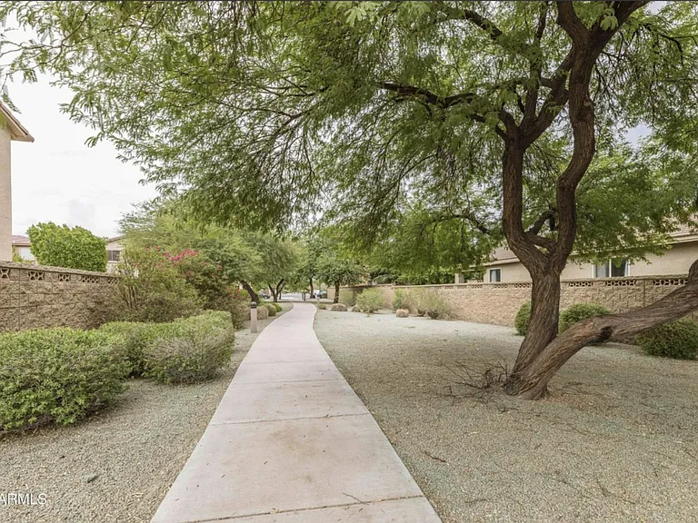 17344 W Adams St — Photo 24