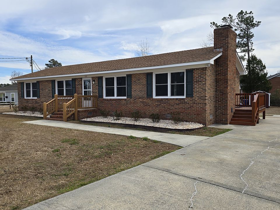 1st image of 111 Oakwood Dr